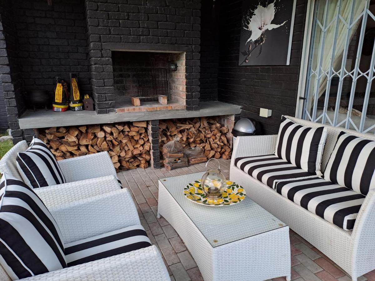 Milky Way Hotel Hermanus Kültér fotó